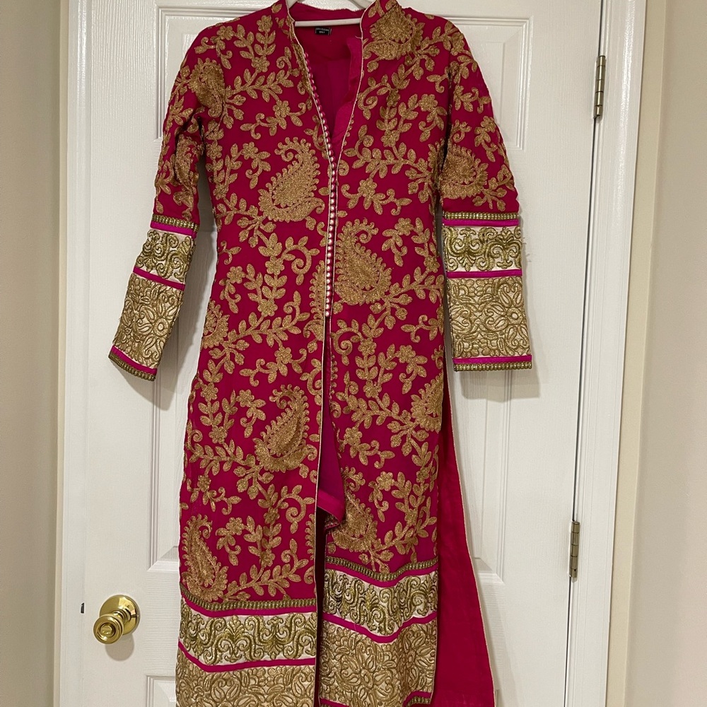 Indian Pakistani suit size xs